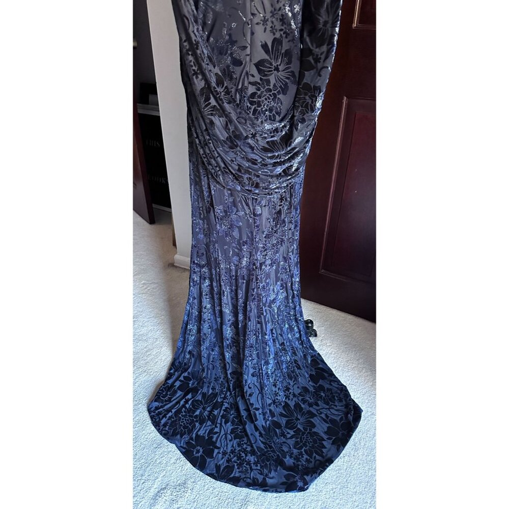 Betsy & Adam navy floral embossed cape inspired gown sz 12 NWOT - Picture 8 of 8